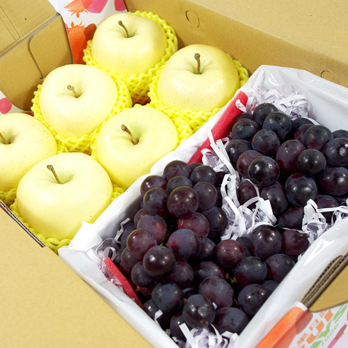 【鮮果日誌】金蘋禮讚葡萄禮盒（日本金星蘋果6入+葡萄2.5台斤）