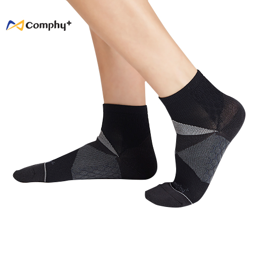【Comphy +】幾何運動短襪 M 號（黑）- 除臭 抑菌 吸濕排汗更舒服