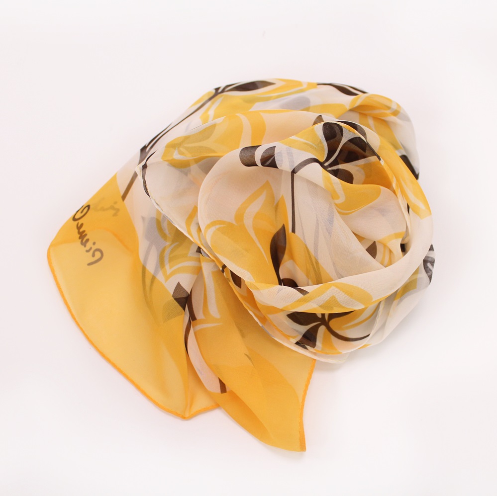 【U】AURORA - <日本進口>淡雅花卉絲巾(二色可選) - 黃色