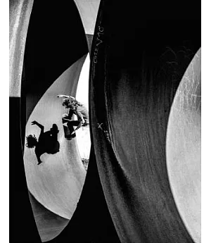 Fred Mortagne: Attraper au Vol / Catch in the Air: Photographs 2000-2015