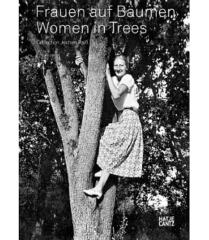 Women in Trees / Frauen auf Baumen