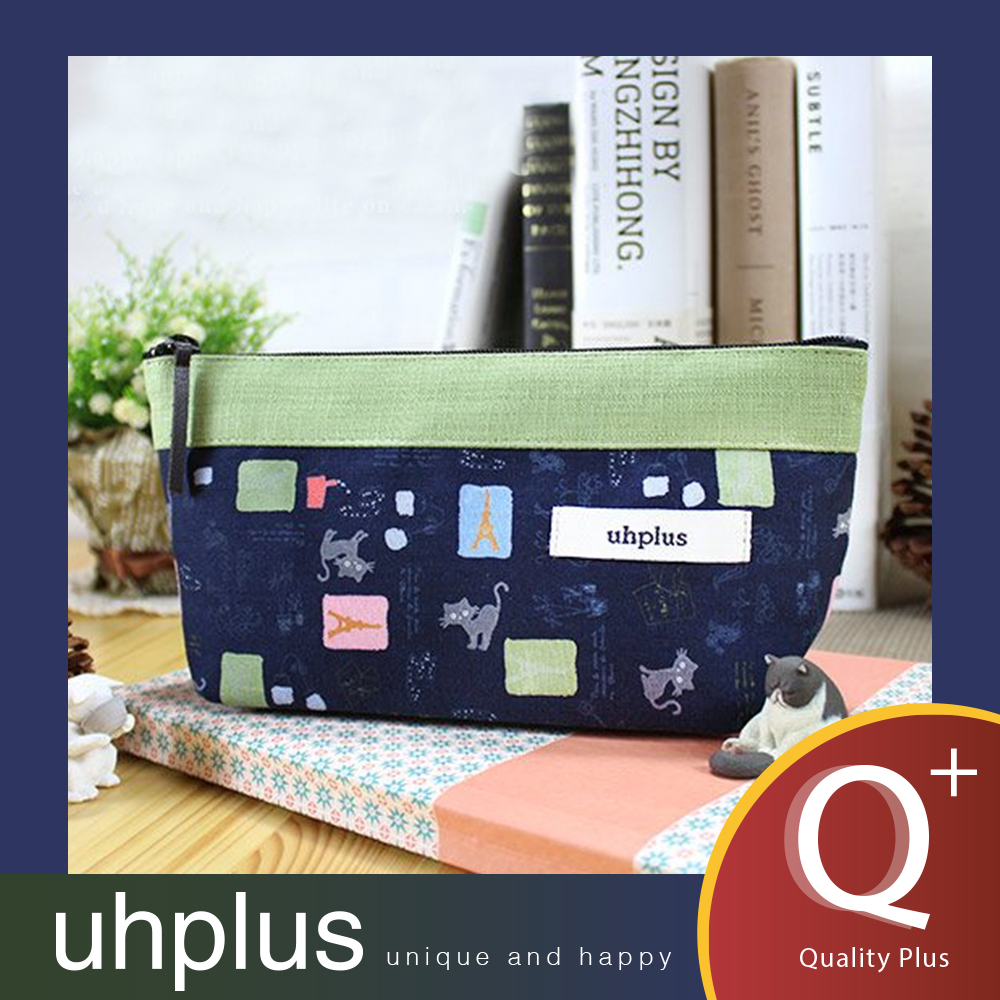 uhplus Q-plus寬底筆袋 – 小貓的冬季旅行