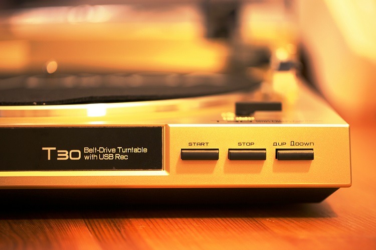 VOXOA鋒梭 T30 全自動黑膠唱盤（可錄音）香檳金色／附贈日本鐵三角MM唱頭／220伏特大陸適用香檳金